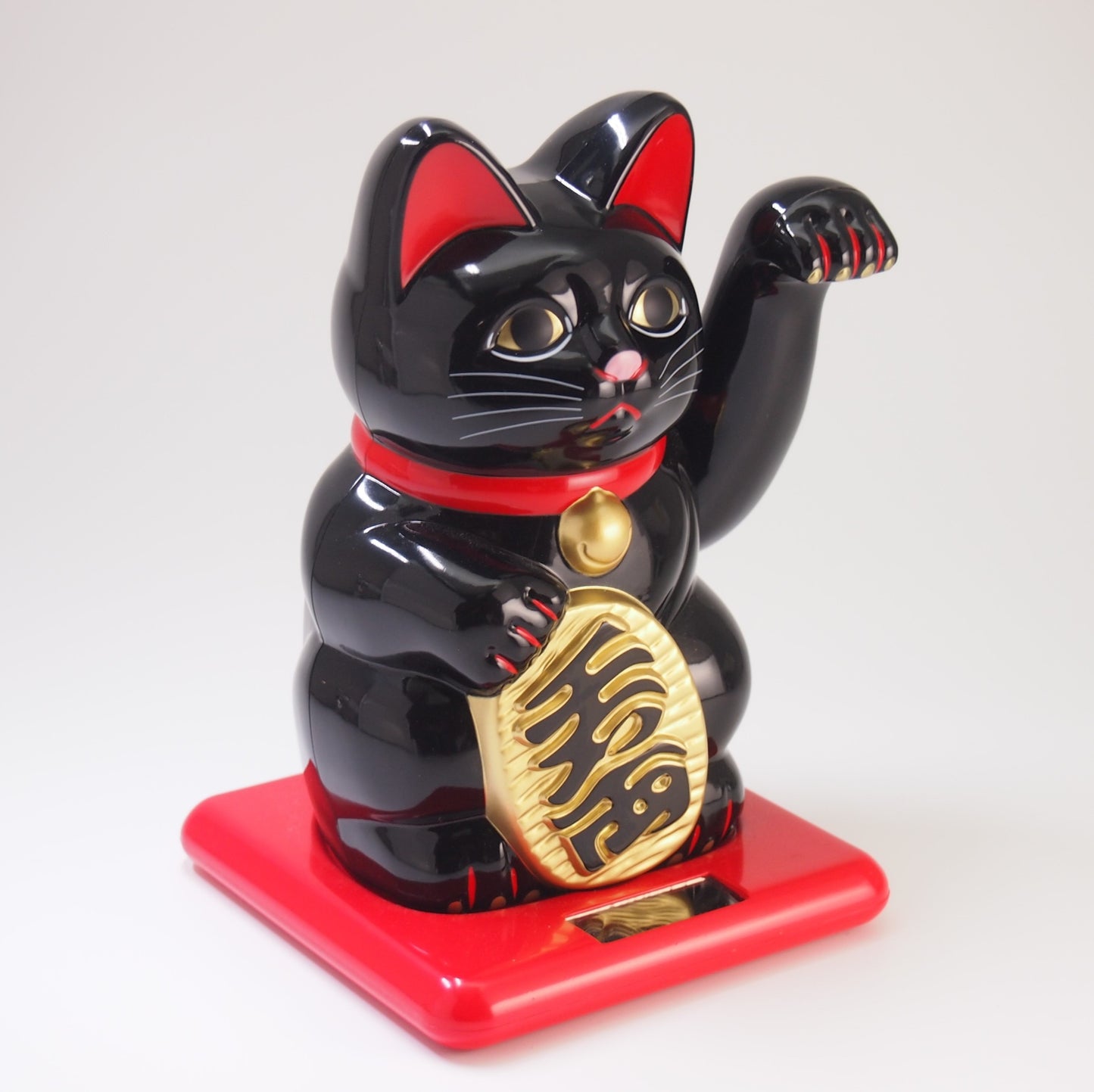 Solar-Powered Lucky Cat