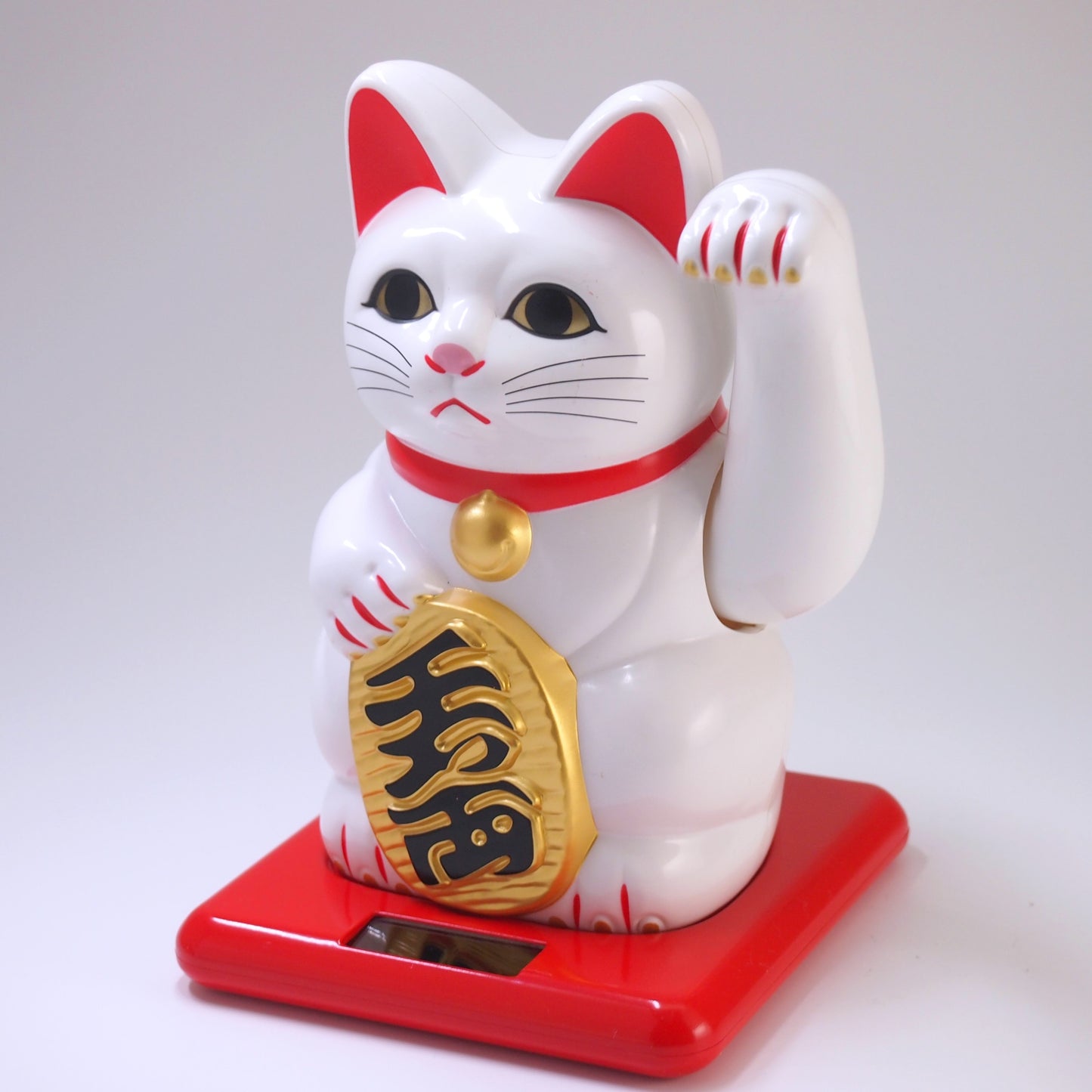 Solar-Powered Lucky Cat