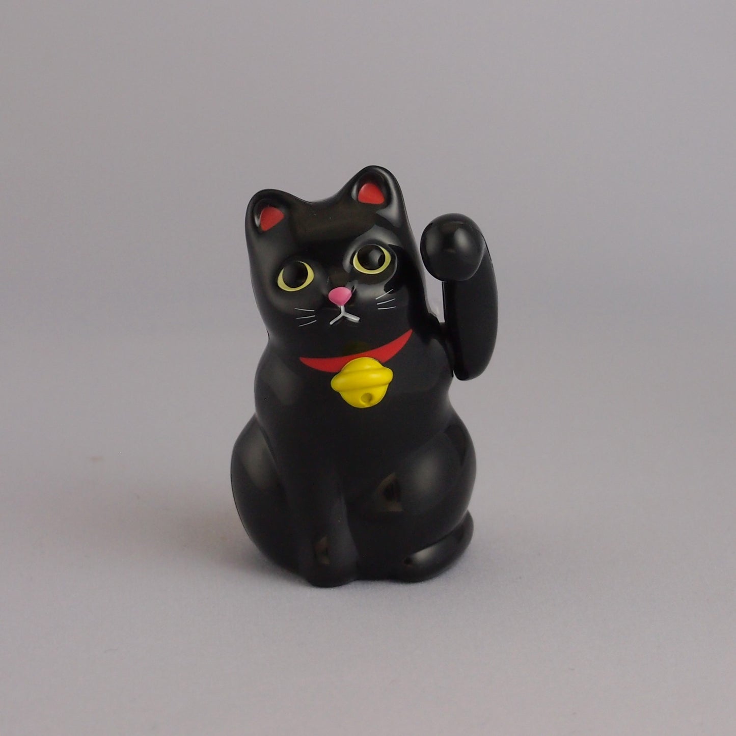 Palm-Sized Solar-Powered Lucky Cat
