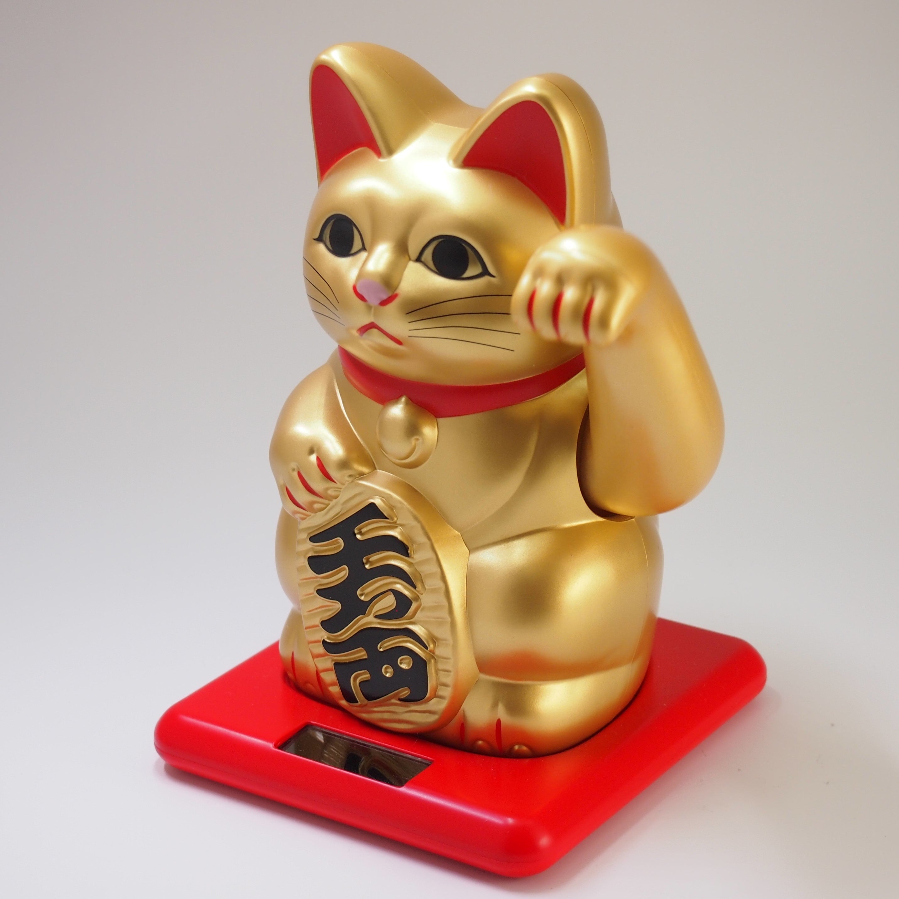 Chinese waving sale cat solar powered