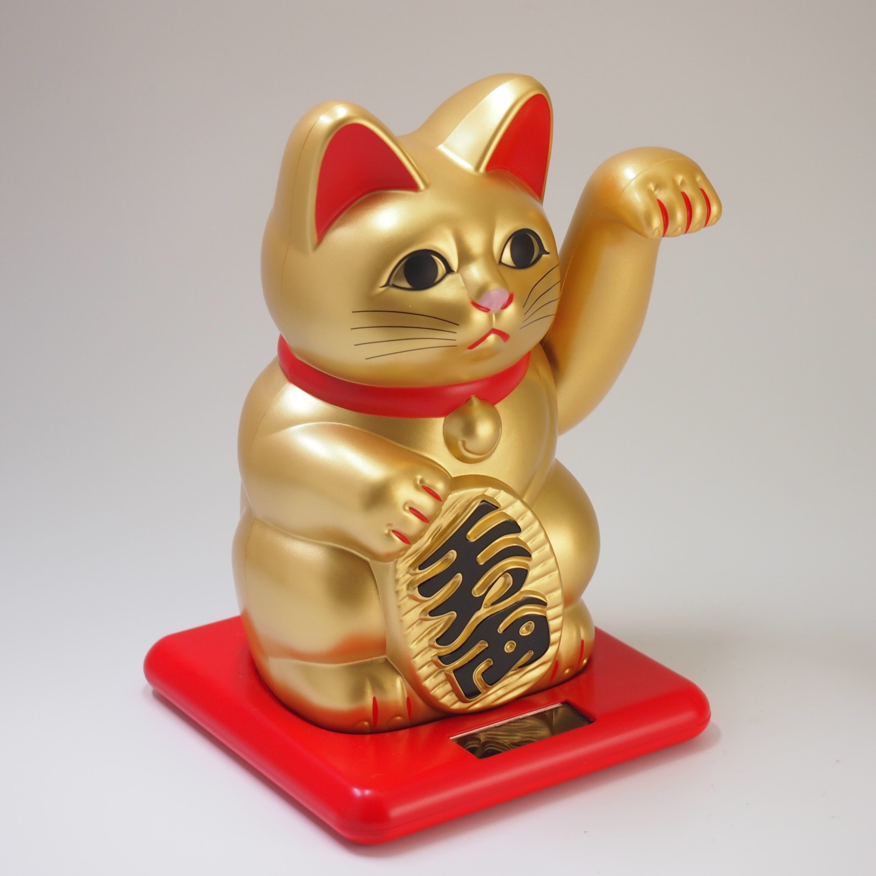 Solar powered 2024 lucky cat